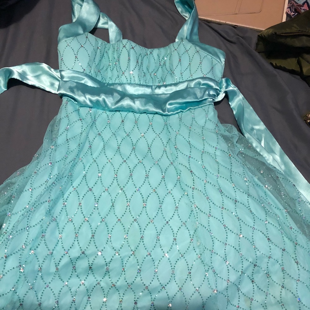 Dress - Picture 2 of 3